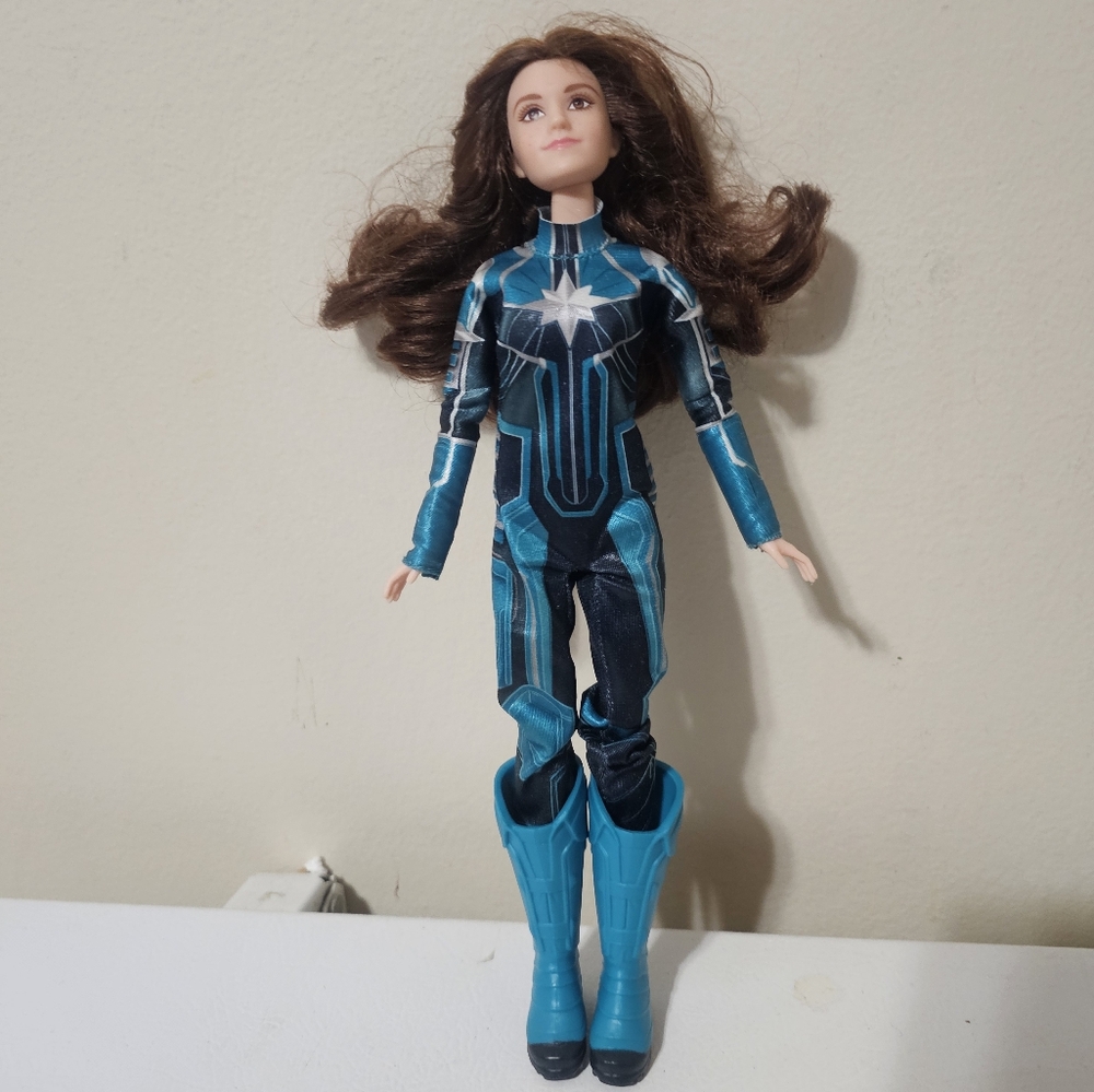 Marvel Captain Marvel Captain Marvel (Starforce) Super Hero Doll